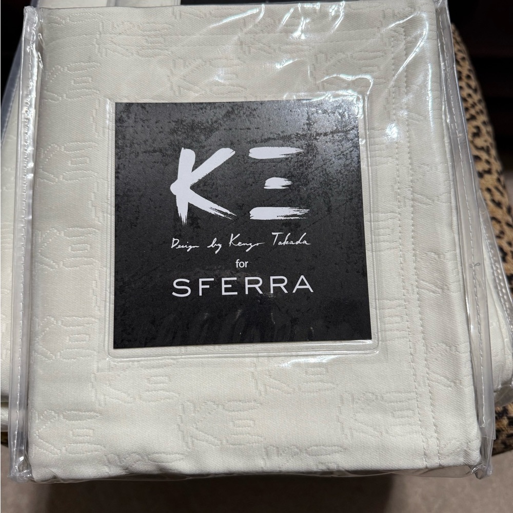 SFERRA K3 Logo White Duvet Cover & 2 Continental Shams